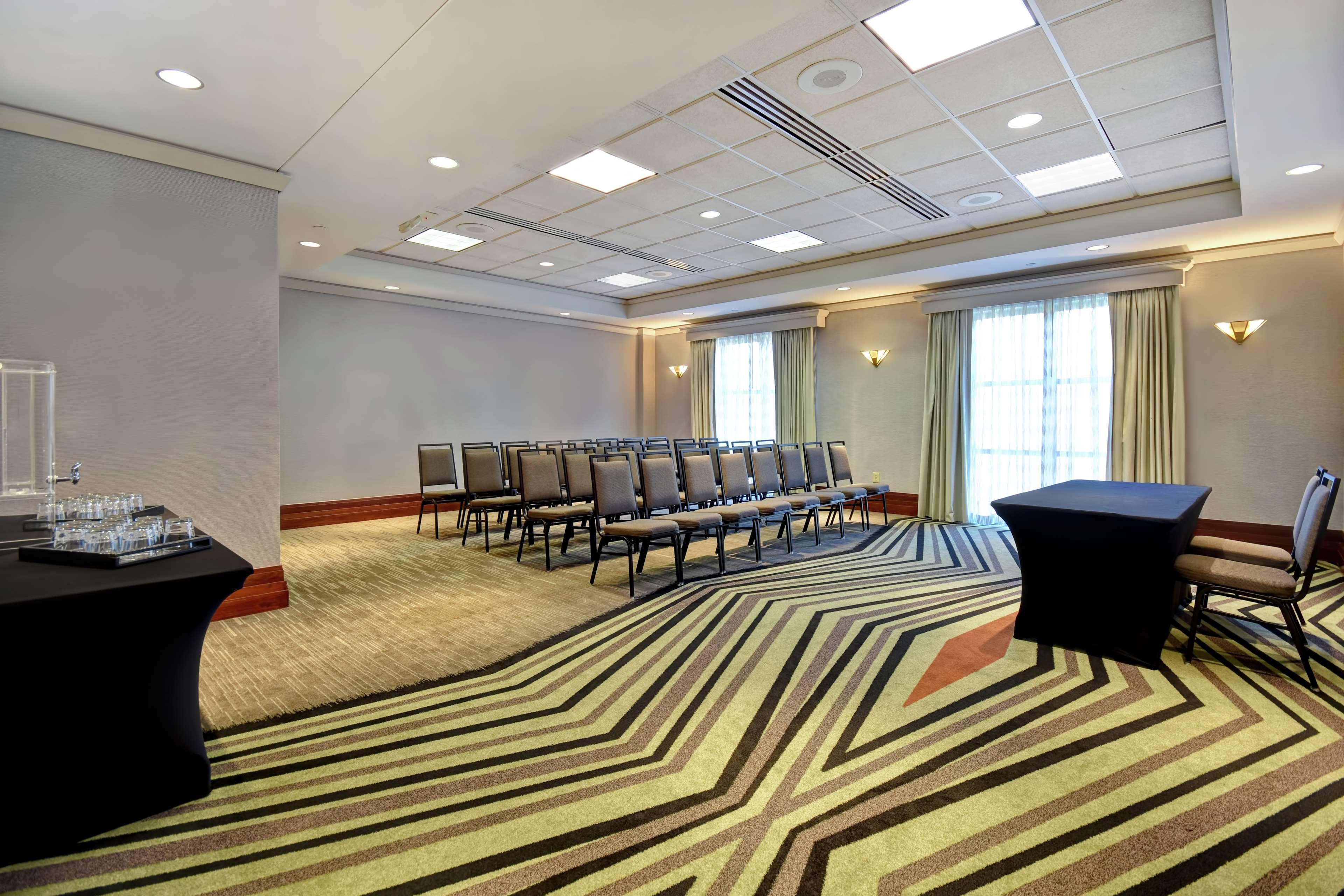 Embassy Suites Λιτλ Ροκ Εξωτερικό φωτογραφία